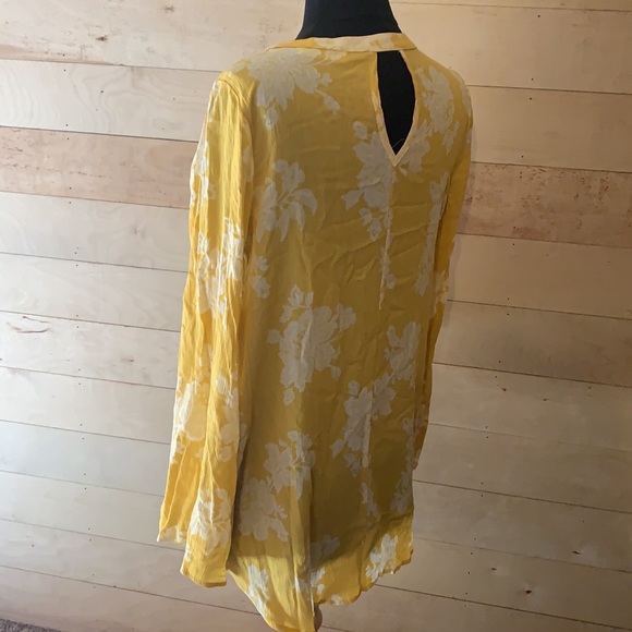 Ces Femme (boutique) Yellow Flowy Medium Bell Sleeve - Picture 3 of 3